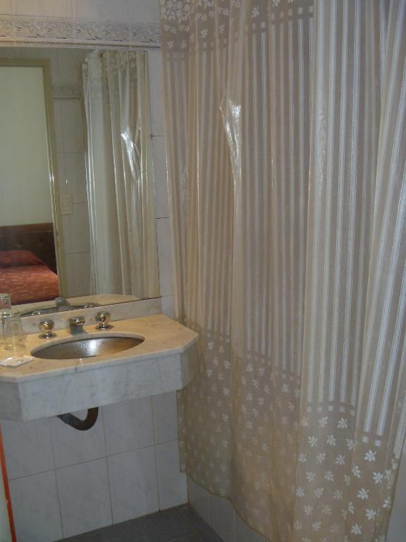 Hotel Turista Buenos Aires Phòng bức ảnh
